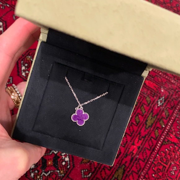 Van Cleef and Arpels Sugilite PURPLE Vintage Alhambra pendant 18k WG - Picture 5 of 12